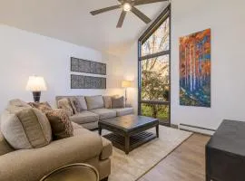 Large 4 Bedroom Home with Hot Tub and Fenced Yard