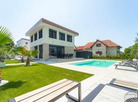 Keszeg Villa Zamárdi, hotel v destinaci Zamárdi