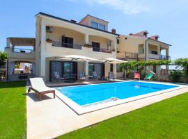 Premium Central Apartments, hotel a Vrsar