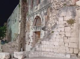 Silver Gate Diocletians'Palace, albergue en Split
