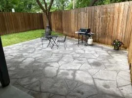 2bd 1bth place in Arlington Centrally located in DFW and conveniently located near Cowboy's Stadium