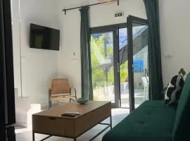 Zohavillas white