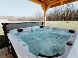 Hillenbrand Hideaway, Hotel in Jasonville