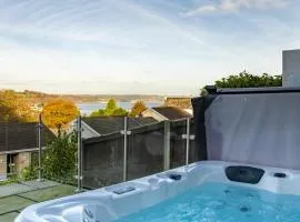 Am Byth - Spectacular Sea Views and Hot Tub