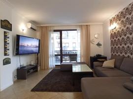 Premium Oasis Beach Club Apartment, hotel in Lozenets