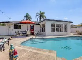 3 Mi to Dtwn Pet-Friendly Palm Beach Gardens Home