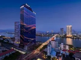 Courtyard Danang Han River