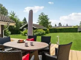 Pet Friendly Home In Dronningmølle