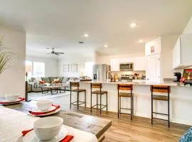 12 Mi to Avery Island Spacious Family Home!