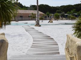 Mobil-Home Premium Camping 5 étoiles Valras-Plage Domaine La Yole: Vendres şehrinde bir otel
