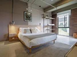 Cozy and Bright Studio Loft in Central Laureles