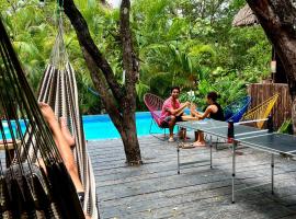 Maui Hostels Tulum, hotel a Tulum