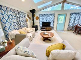 Hot Tub Nature Retreat 2 min to Bryce Resort, hotel v destinaci Basye