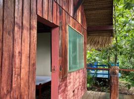 Trapiche Eco Lodge, hotel v mestu Iranduba