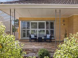 Kennington House 3BR Home in Bendigo City, hotel i Kennington