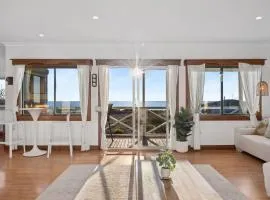 Peppy View Beach House, Ocean Views and Family Fun
