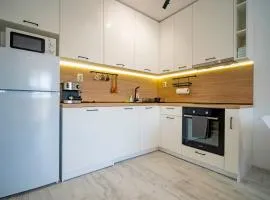 Next to Harmanite Beach - 1 BD Flat with Own Parking spot by Flat Mаnager