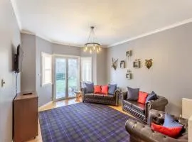 Bluegrass Retreat On The River Ness