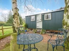 Hay And Hedgerow Glamping