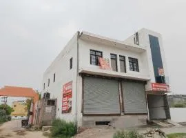 Hotel O The Royal Guest House & Restaurant