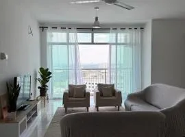Spacious Flat with Breakfast Wifi 3 Free Parking at Seksyen 7