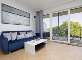 Modern Apartment by the Lake with Parking & Sauna in Zegrze by Noclegi Renters