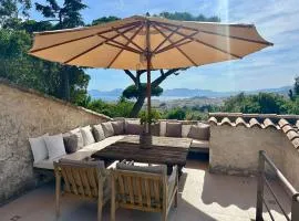Sur les hauteurs de Cannes maison vue sur la baie
