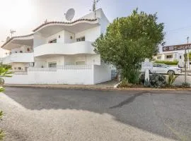 CoolHouses Algarve, Luz, 1 bed flat, top floor, a stone's throw to the beach, Casa Isabell