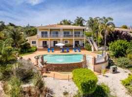 CoolHouses Algarve Luz, 5 bed villa & pool, Casa N, hotel en Praia da Luz