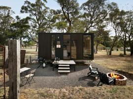Delightfully Tiny by Tiny Away, khu glamping ở Springmount