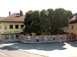 Gasthof Weissl, hotel v destinaci Attnang-Puchheim