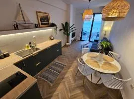 Adam's place - Cosy apartment by the sea