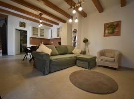 Gőzhajó Loft - Családi ház terasszal, 2 fürdőszobával, kerékpárral, ξενοδοχείο σε Szentendre