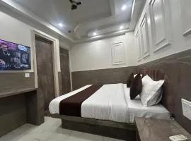 Hotel Shree Guru Couple friendly At New Delhi Railway Station