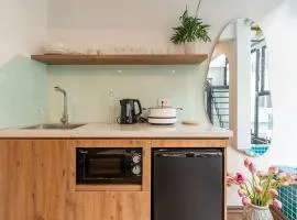 HanoianHearths- HomeForAll-MiniPool-Projectors-Tub