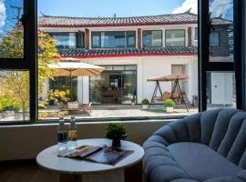 Nebula Retreat Snow Mountain View Bed and Breakfast