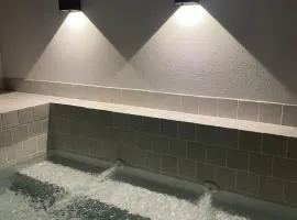 Calheta Suites - Vinha & Jardim - Adults-only suites met hottub & zeezicht