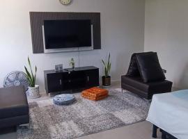 Affordable Room with Full Kitchen in Calamba, hotel i Bukal