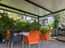 Adem's Cozy Terrace Retreat