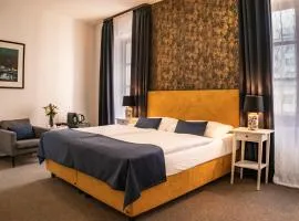 BlueBell Hotel