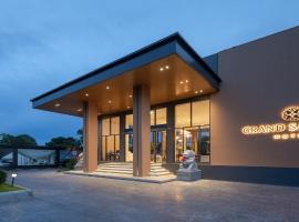 Grand Sappaya Hotel by Lotus Valley Golf, hotel com estacionamento em Chachoengsao