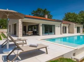 Villa Vv San Giovanni by Istrialux
