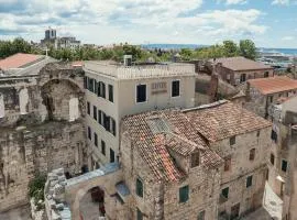 Hotel Peristil