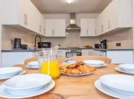 Spacious City House in Telford Pass the Keys