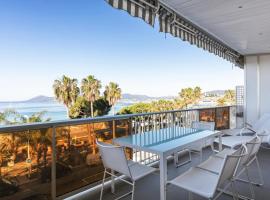 REF 1426 - Cannes Croisette - Sea view apartment for rent، فندق في كان