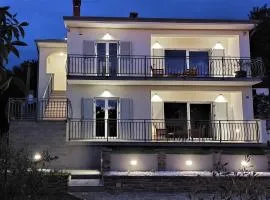 Villa Amoena with Pool and Sauna
