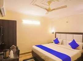 FabHotel Lazeeno