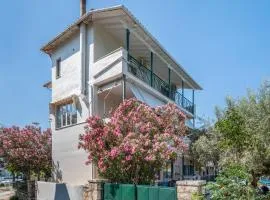Theodoros apartments