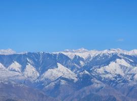 Chamba Valley Home stay, hotel v destinaci Khajjiar 