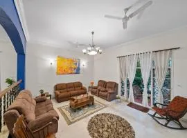 Urban Escape Luxury Arboraceous Villa By Spacez